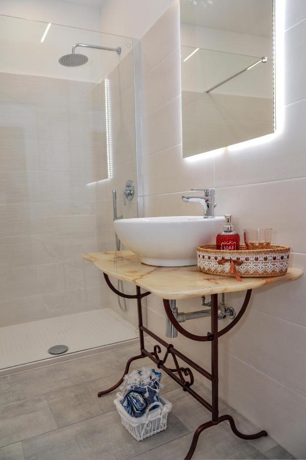 Bed and Breakfast Casa Lele Ното Экстерьер фото